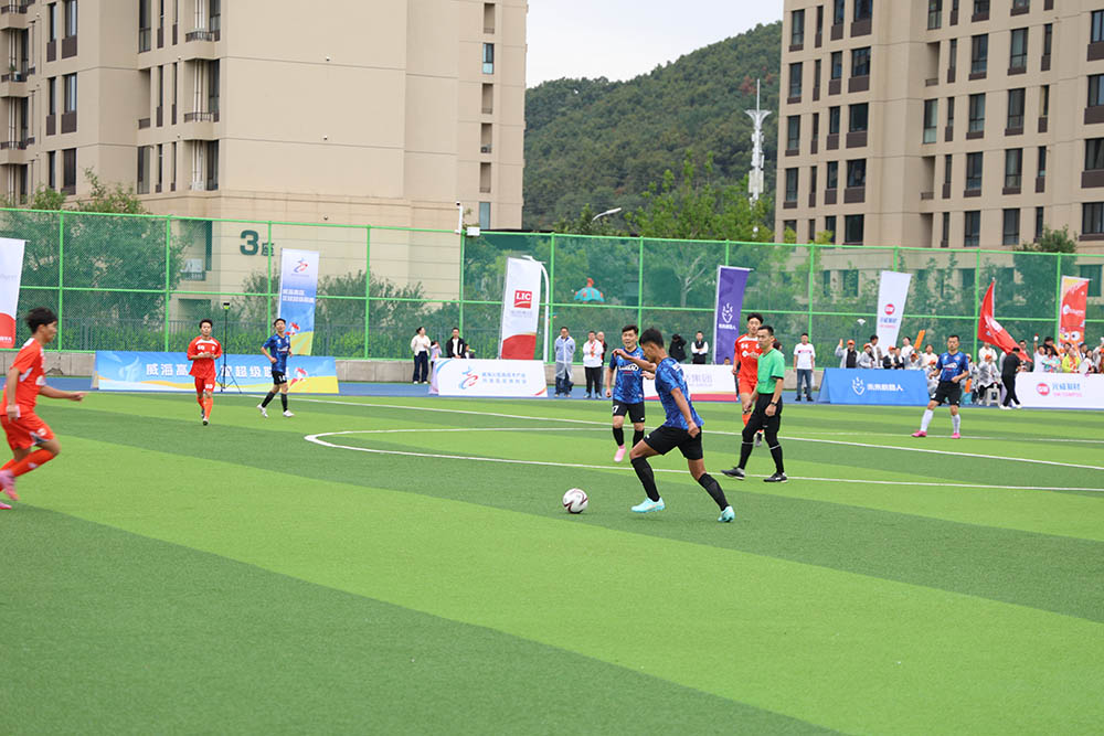 高區(qū)首屆足球超級聯(lián)賽戰(zhàn)報 | 聯(lián)橋集團(tuán)首戰(zhàn)告捷，旗開得勝！