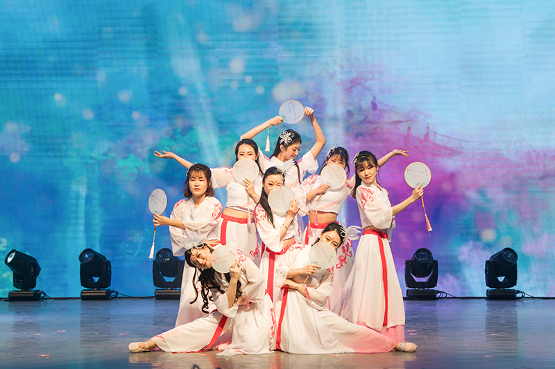歡欣鼓舞迎新春，滿懷豪情攀高峰 | 聯(lián)橋集團(tuán)2020迎新春聯(lián)歡晚會(huì)激情開演(圖20)