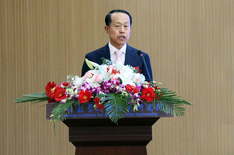 聯(lián)橋集團黨委書記、董事長慕镕鍵當(dāng)選為吉林大學(xué)威海校友會首任會長(圖8)